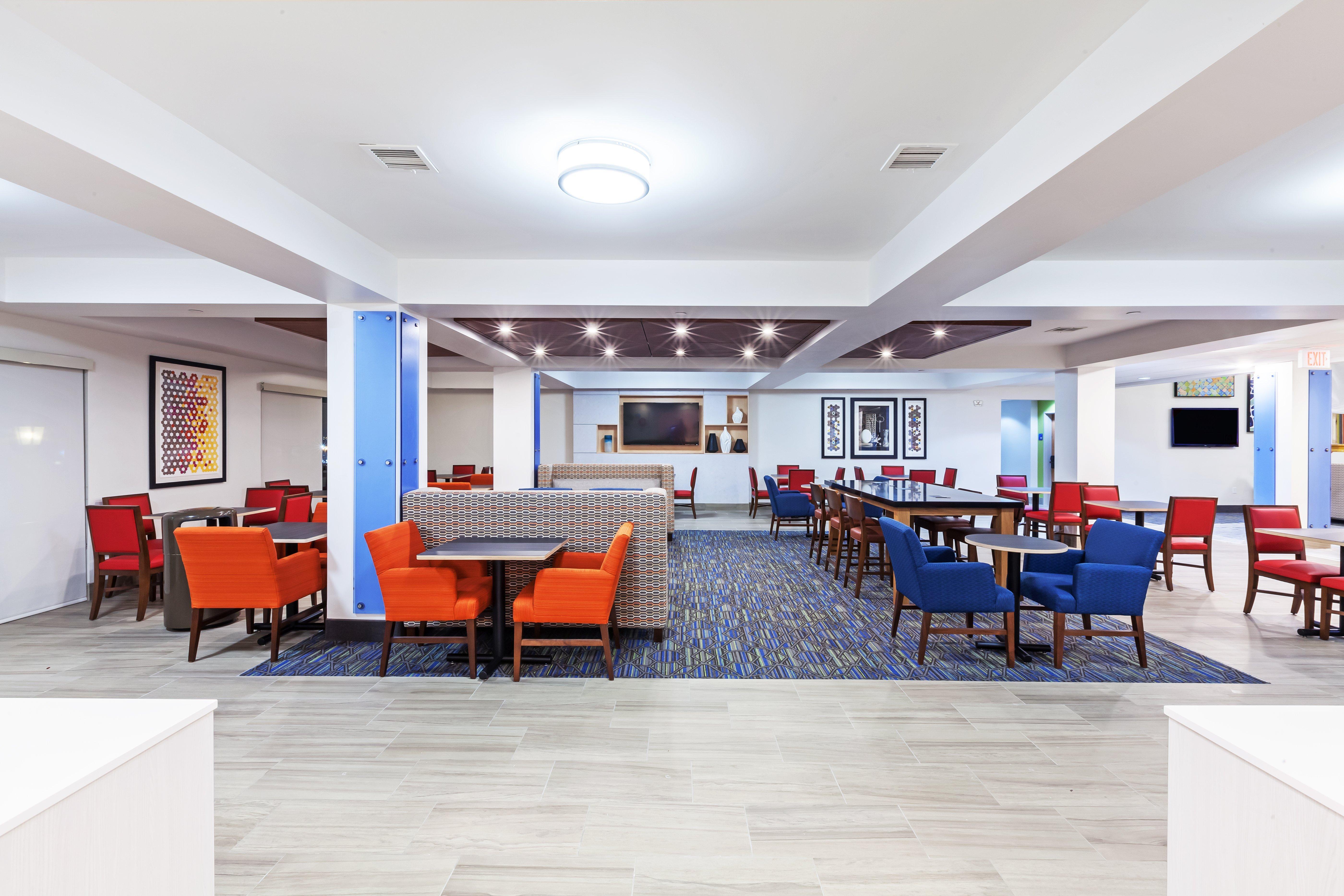 Holiday Inn Express & Suites Tulsa S Broken Arrow Hwy 51 By Ihg Екстериор снимка
