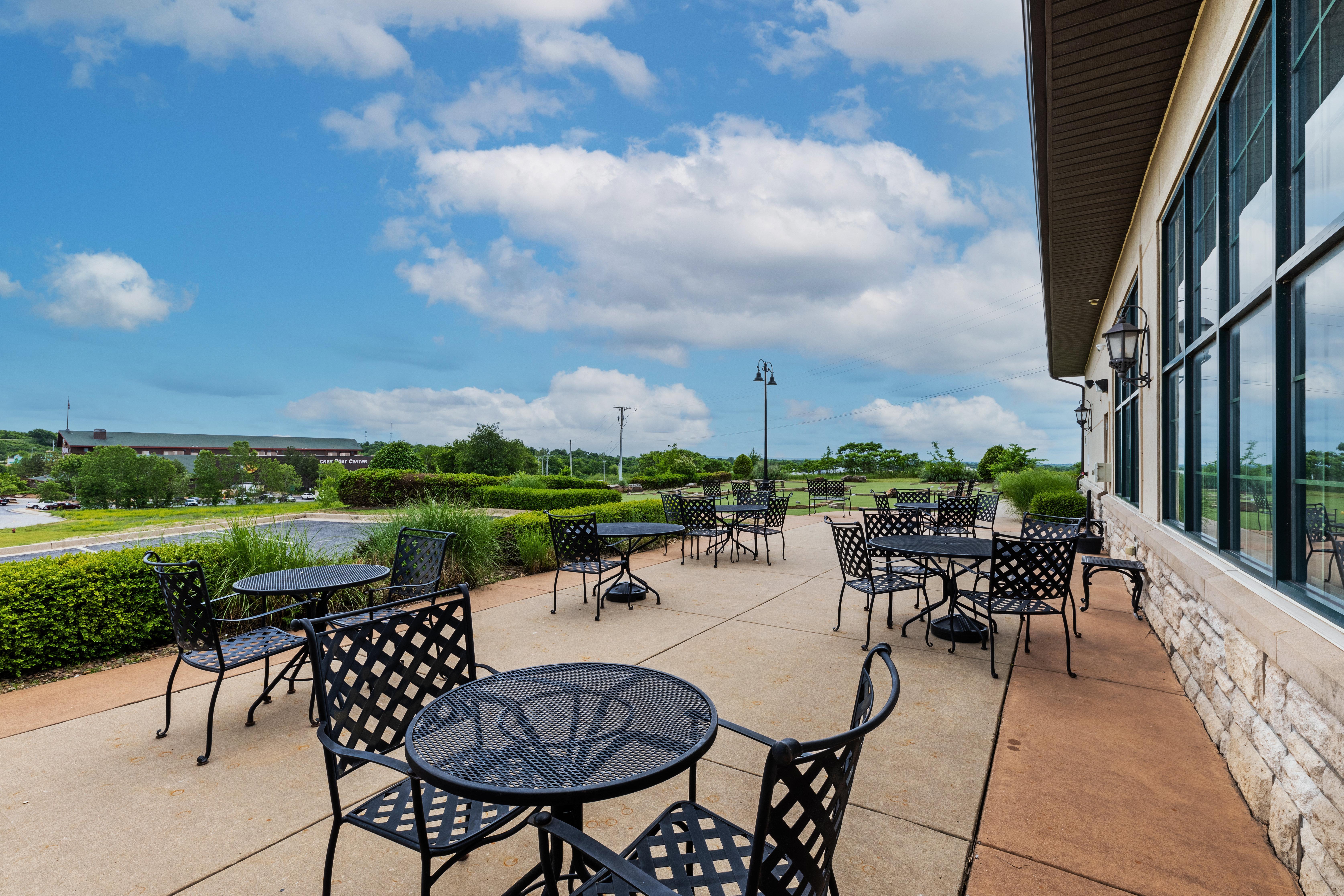 Holiday Inn Express & Suites Tulsa S Broken Arrow Hwy 51 By Ihg Екстериор снимка