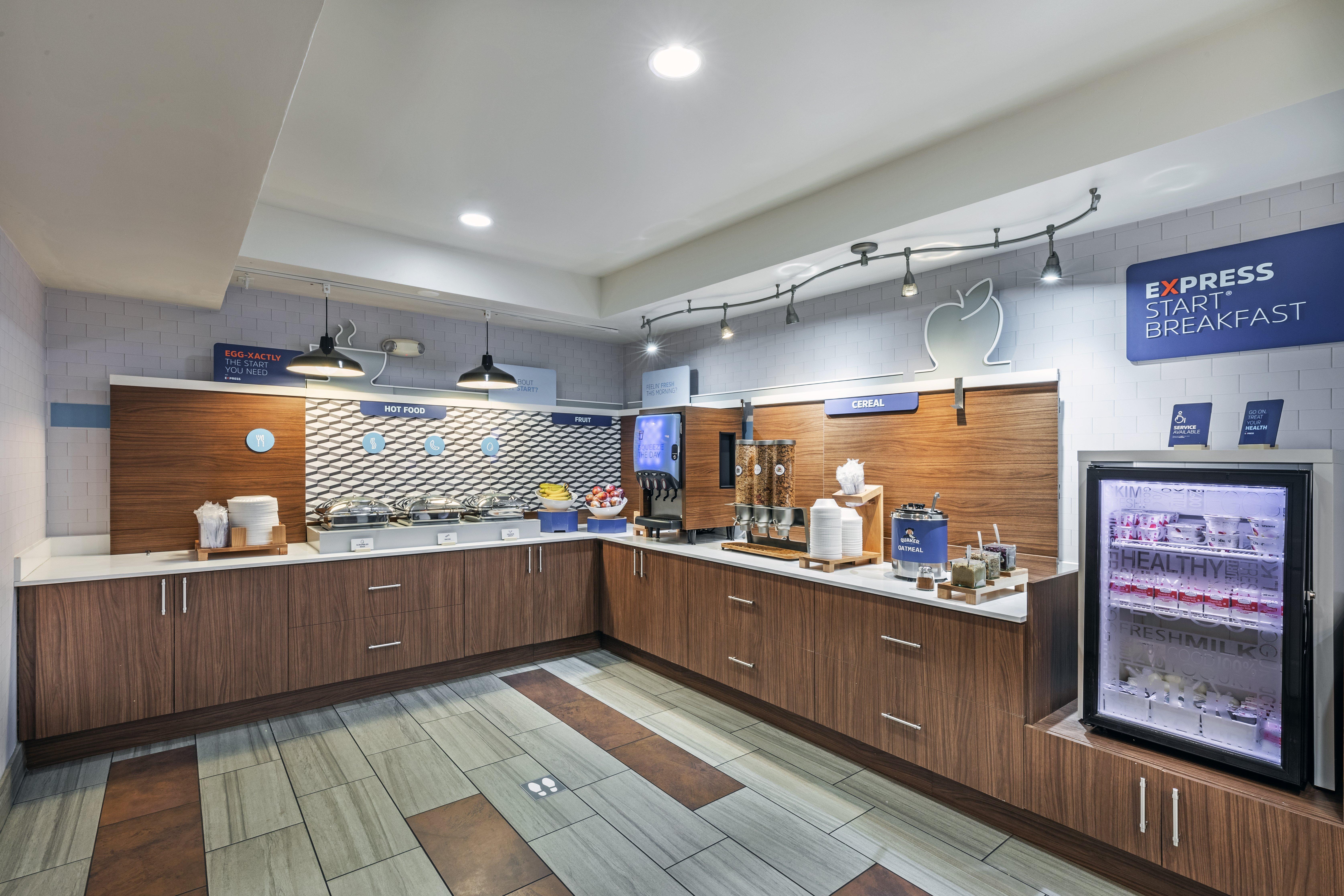 Holiday Inn Express & Suites Tulsa S Broken Arrow Hwy 51 By Ihg Екстериор снимка