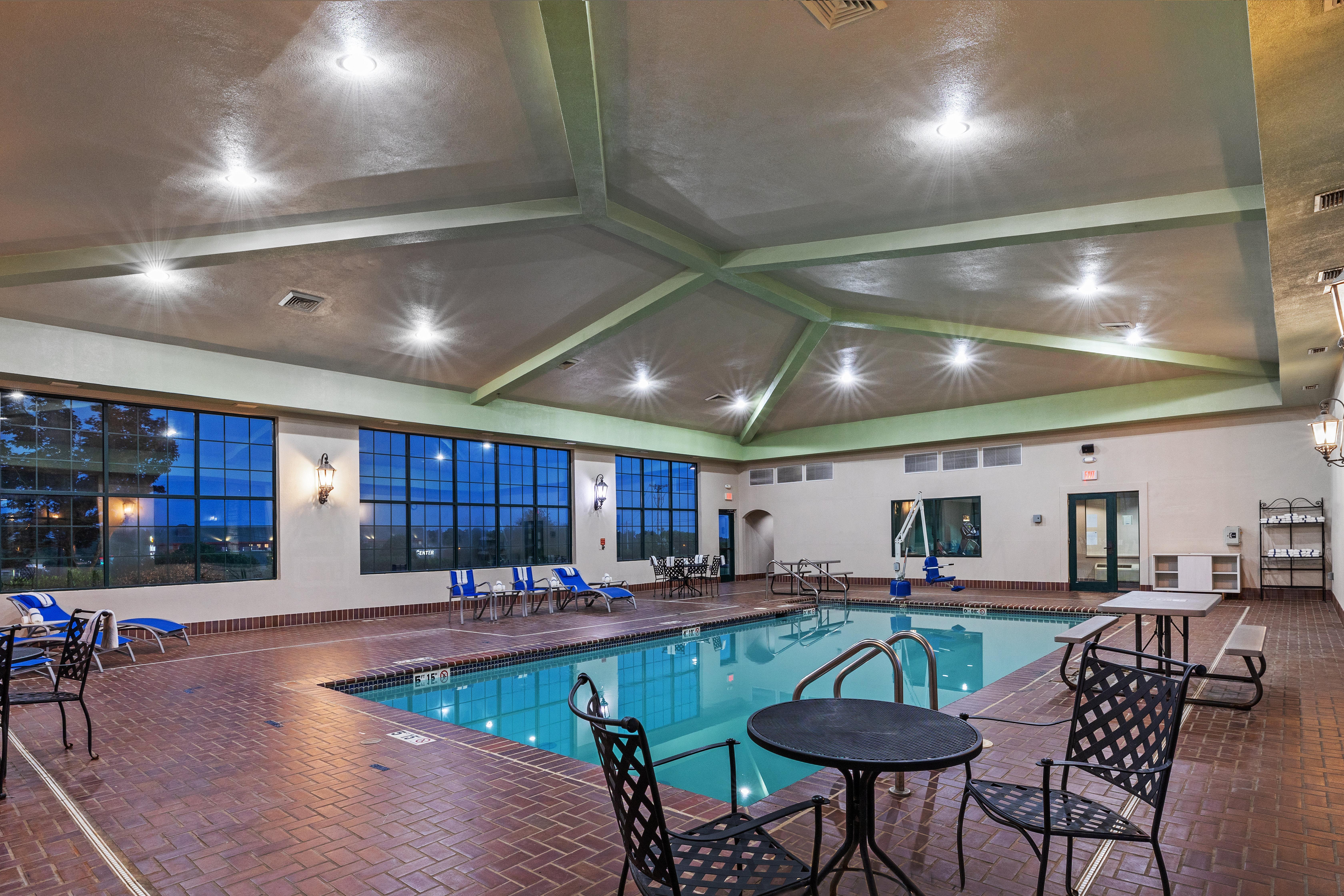 Holiday Inn Express & Suites Tulsa S Broken Arrow Hwy 51 By Ihg Екстериор снимка