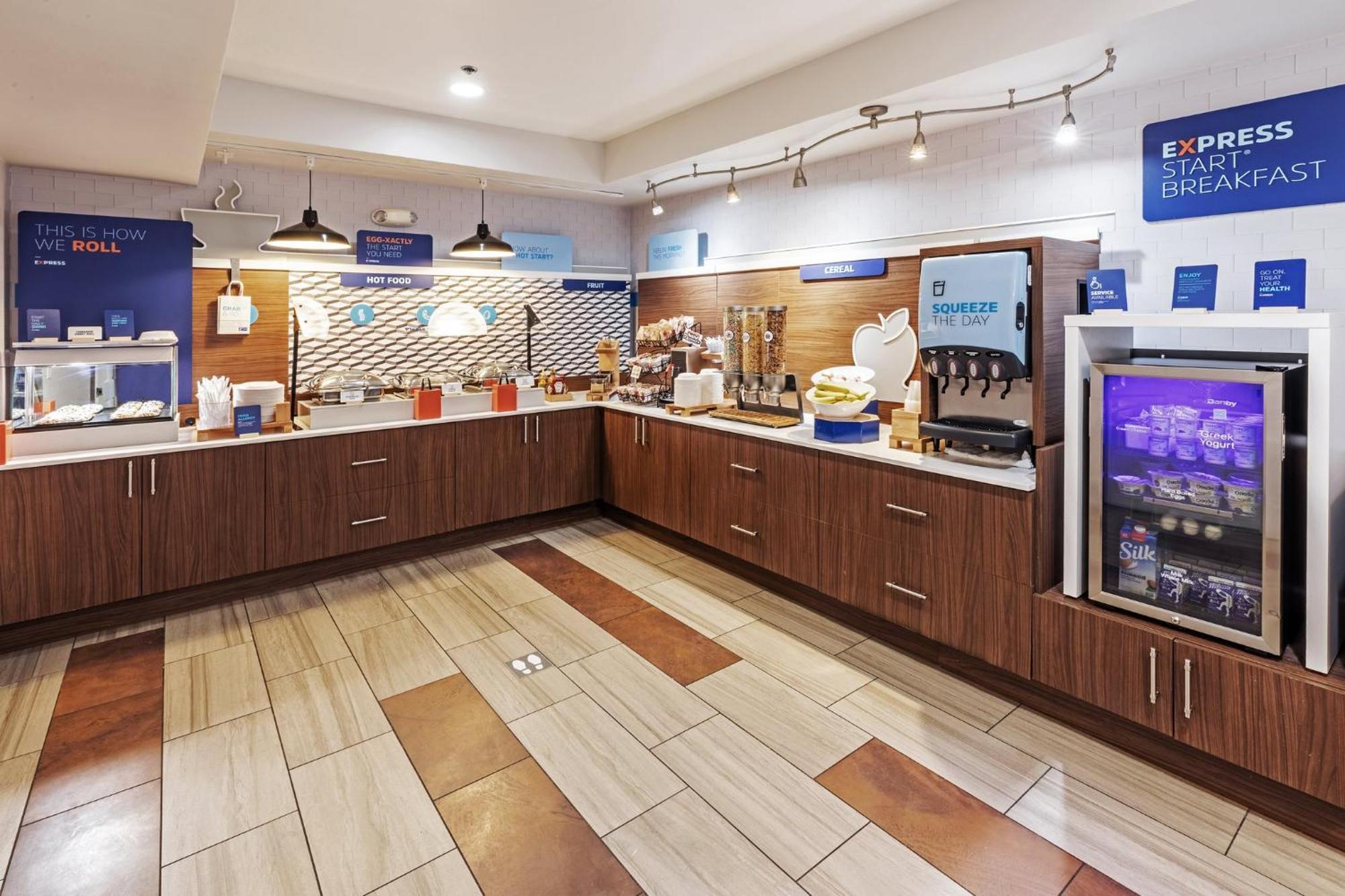 Holiday Inn Express & Suites Tulsa S Broken Arrow Hwy 51 By Ihg Екстериор снимка
