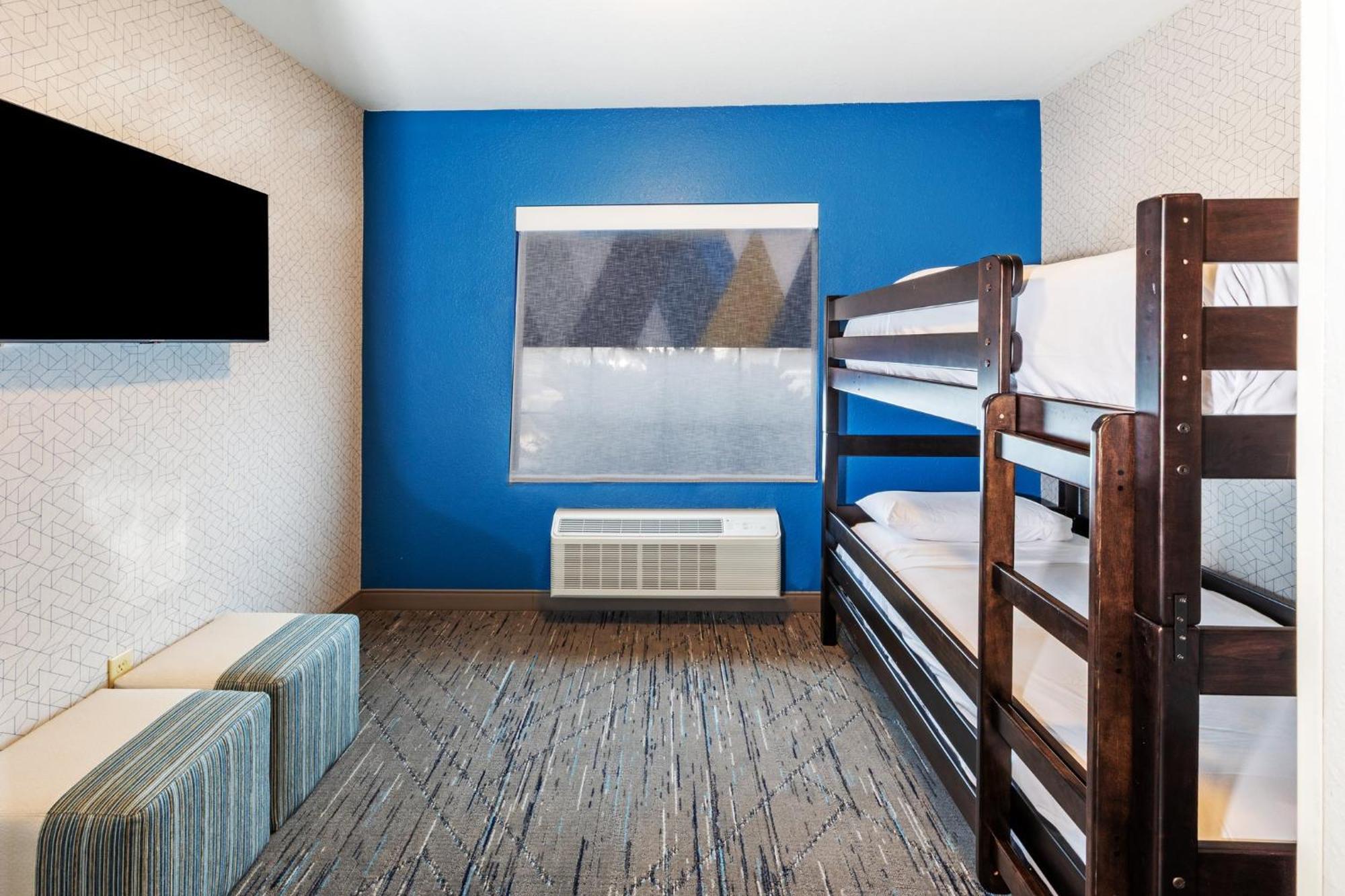 Holiday Inn Express & Suites Tulsa S Broken Arrow Hwy 51 By Ihg Екстериор снимка