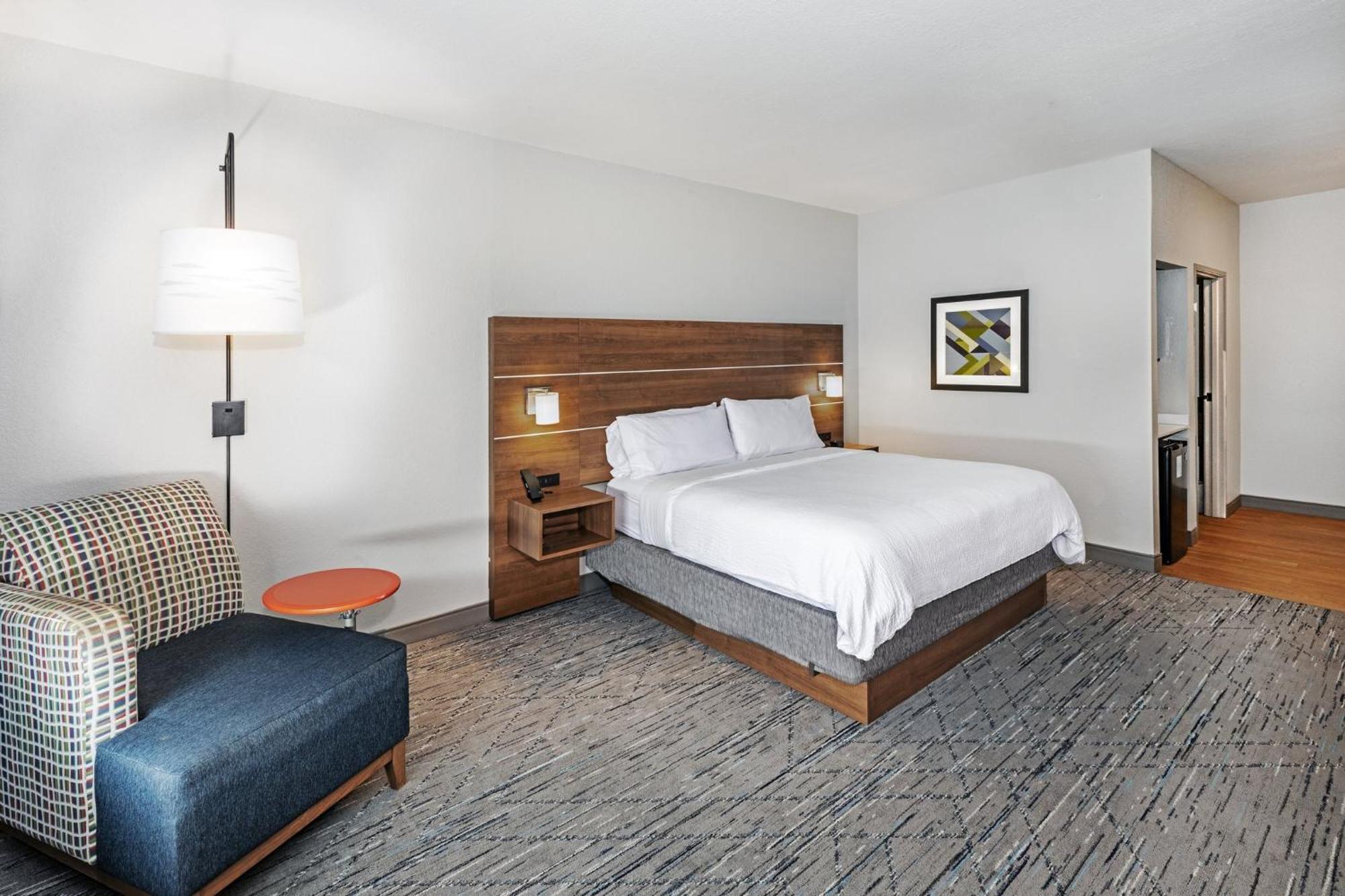 Holiday Inn Express & Suites Tulsa S Broken Arrow Hwy 51 By Ihg Екстериор снимка