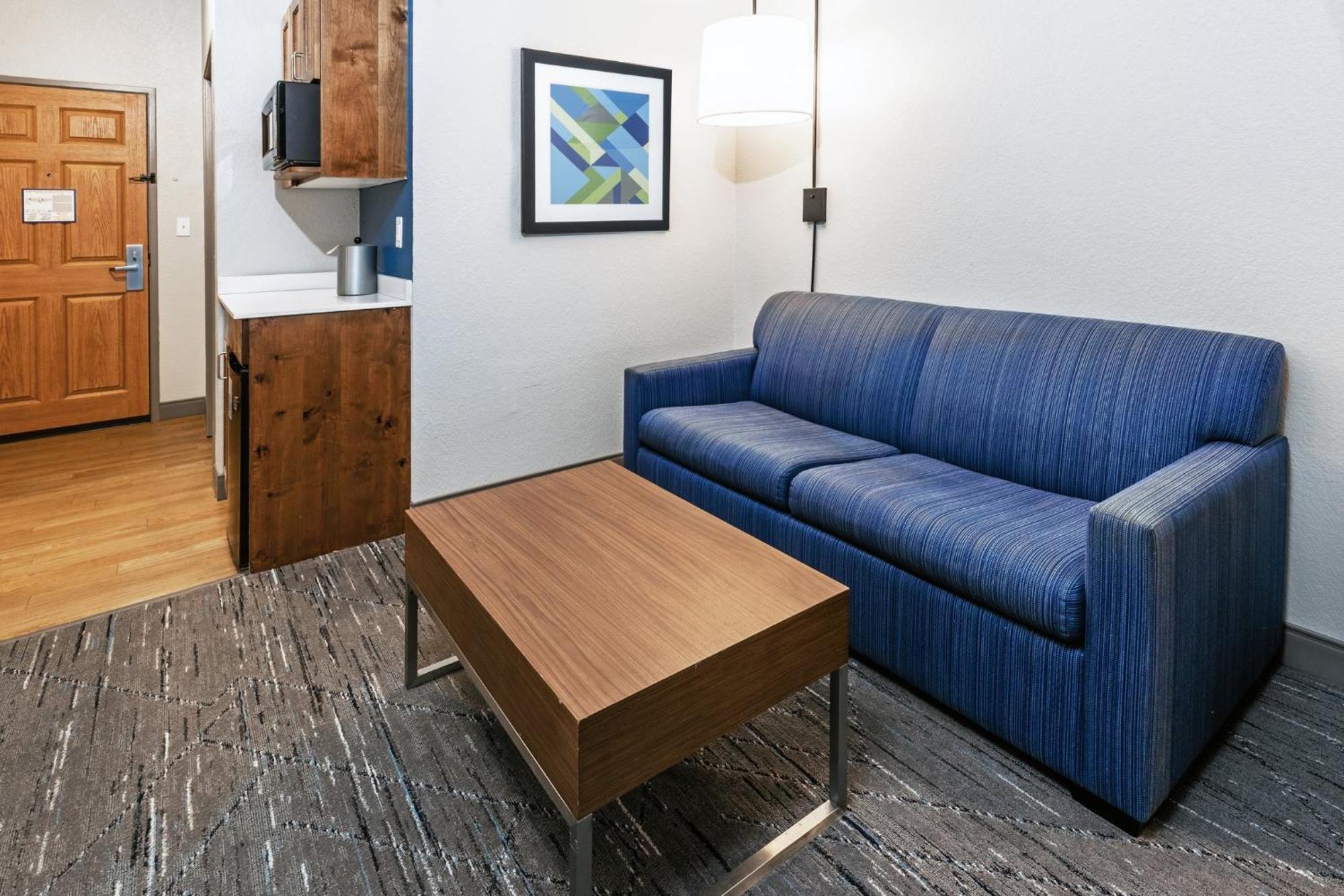 Holiday Inn Express & Suites Tulsa S Broken Arrow Hwy 51 By Ihg Екстериор снимка