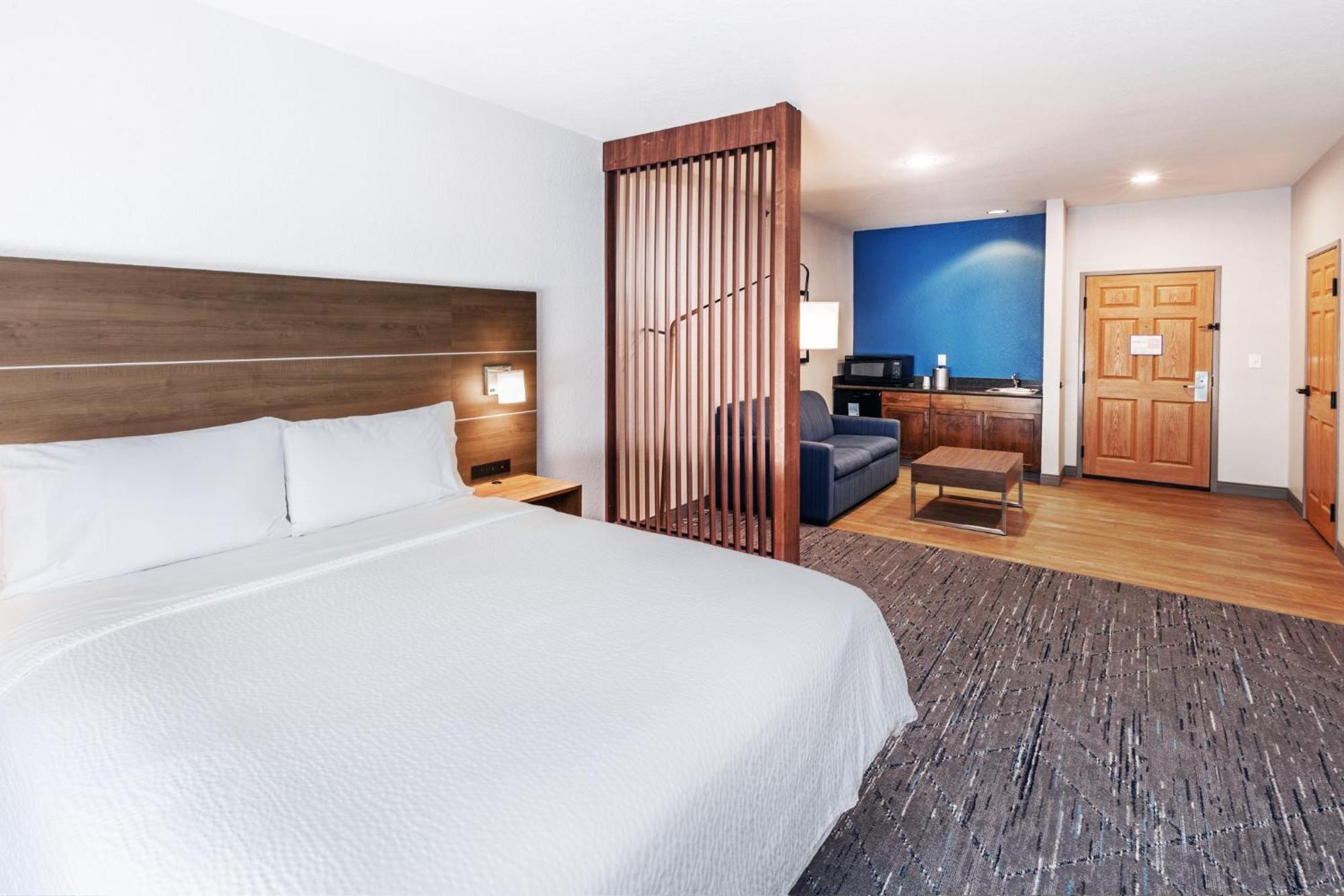 Holiday Inn Express & Suites Tulsa S Broken Arrow Hwy 51 By Ihg Екстериор снимка